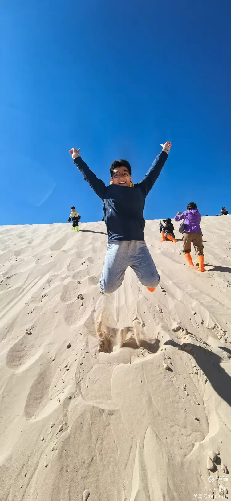 兴奋奔高开始滑沙蹬上骆驼准备出发眺望玉龙沙湖满地甜西瓜饱满葵花籽